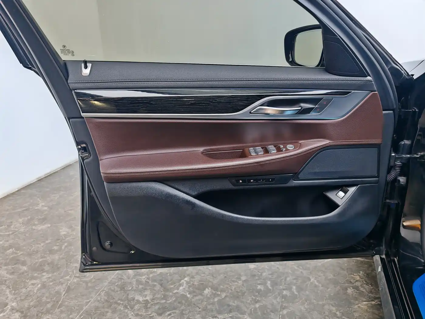 BMW 7 Series 2018 730Li Leading Type M Sport Package фото 19