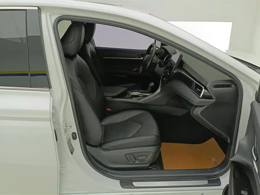 Toyota Camry 2021 2.0G Luxury Edition фото 8