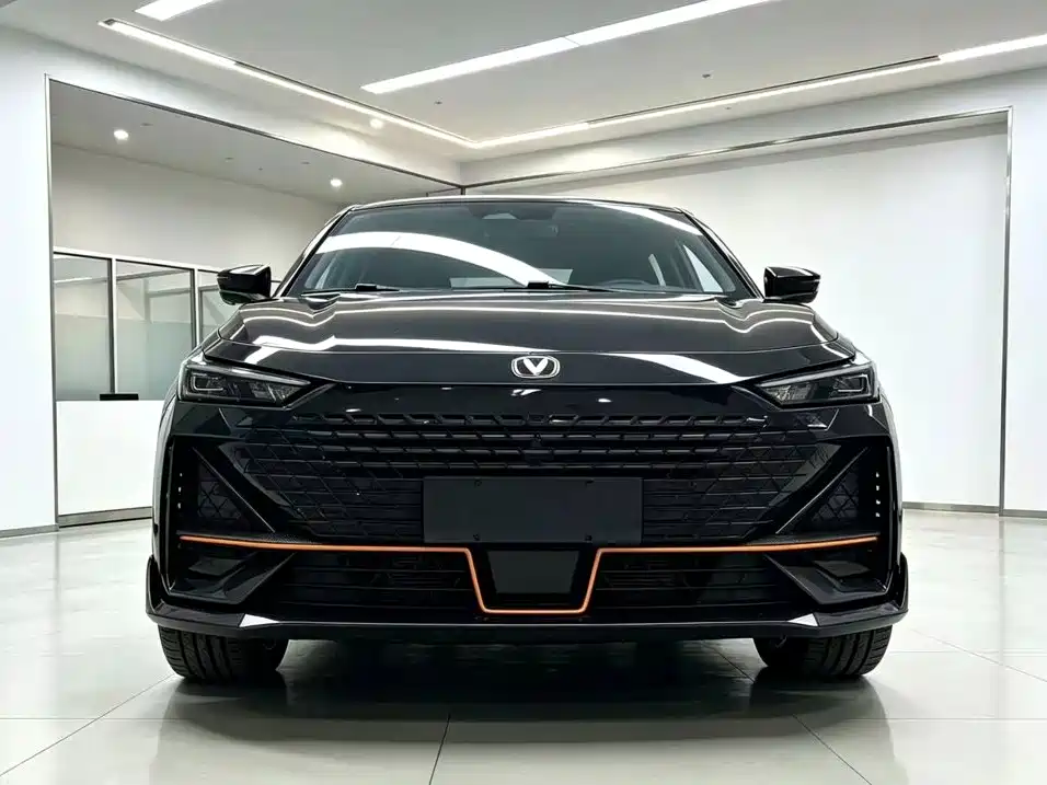 صورة 2 - Changan UNI-V