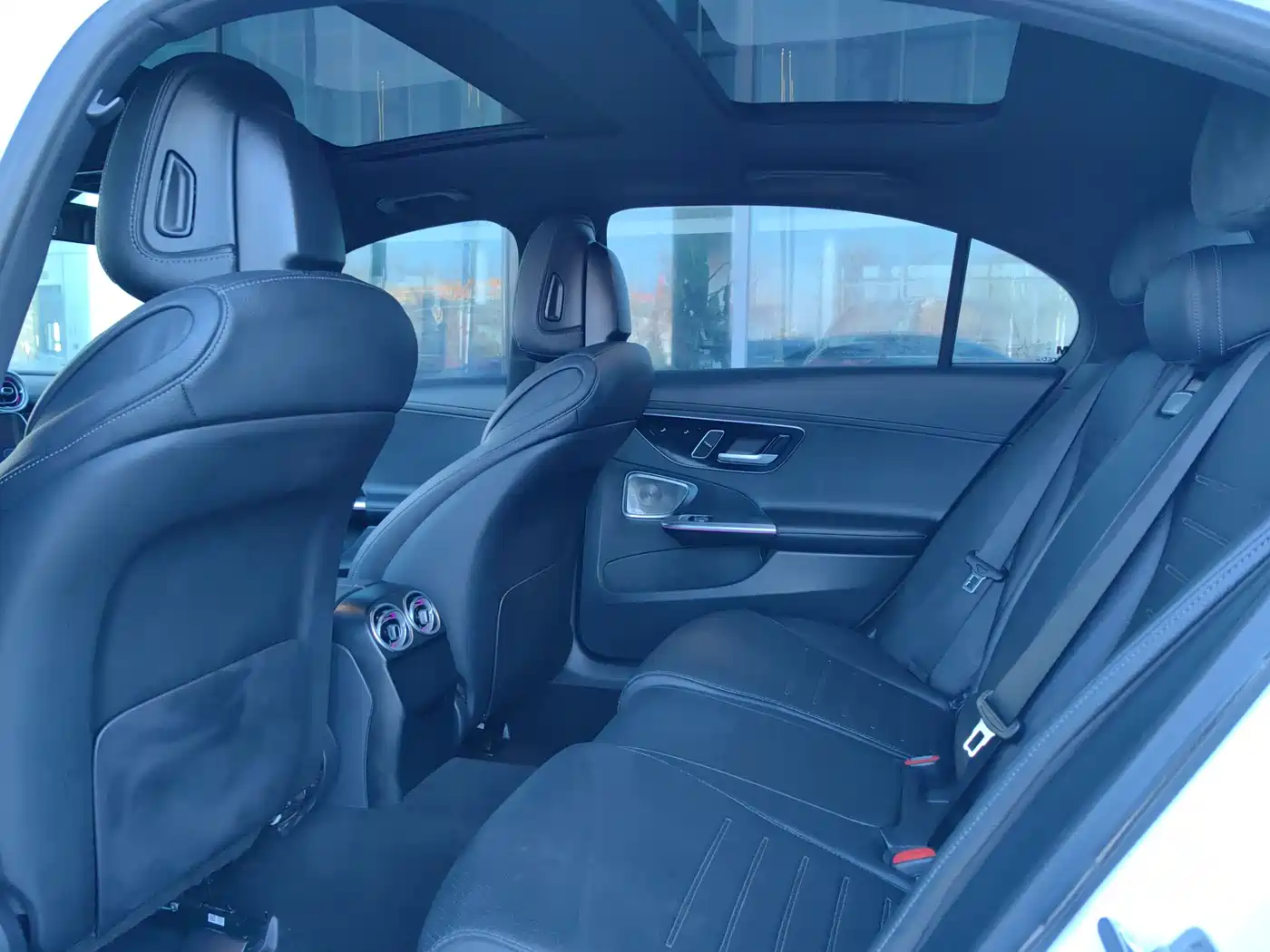 Mercedes-Benz C-Class 2024 C 260 L Night Edition Sport фото 9