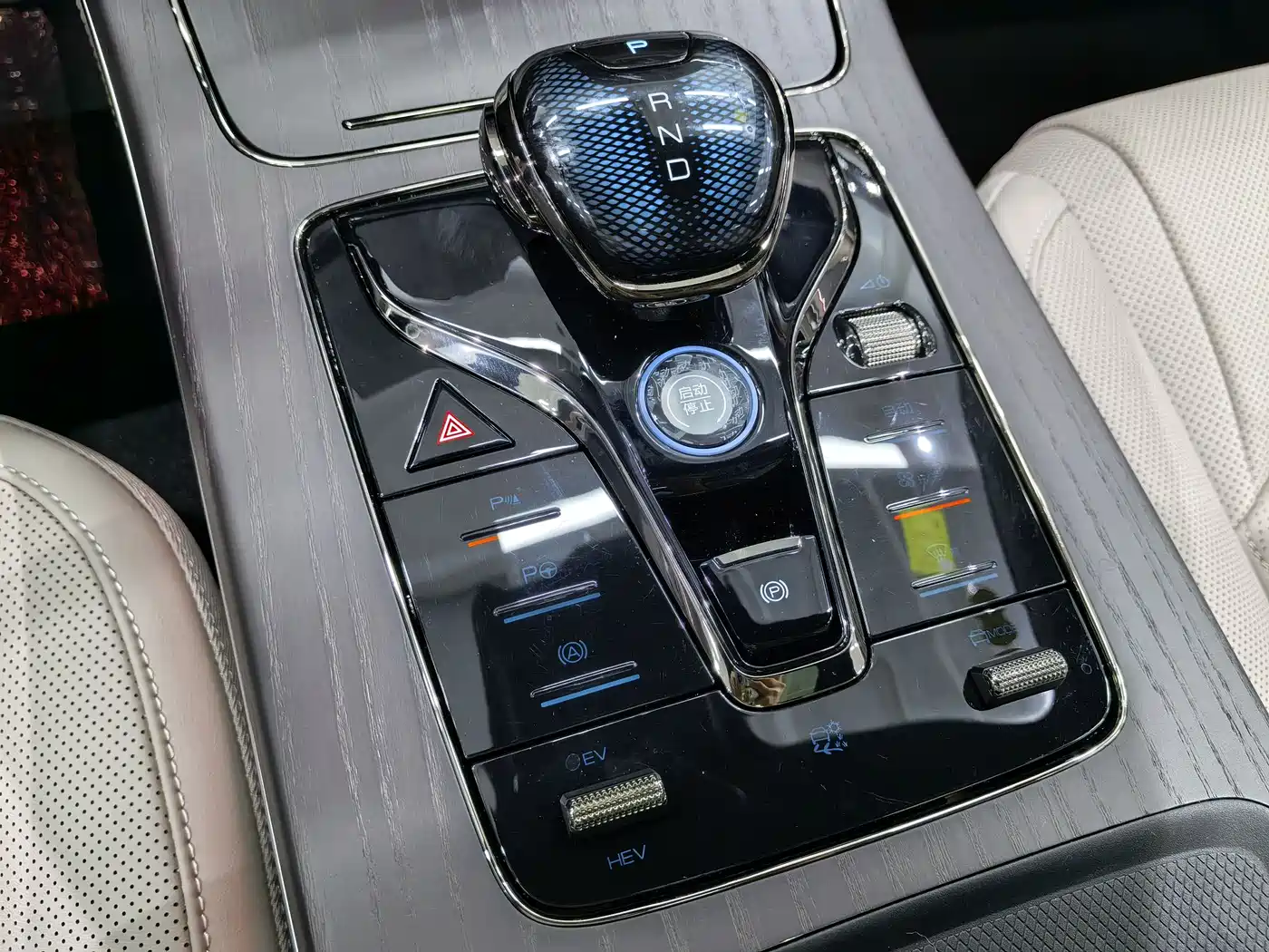 BYD Han 2025 DM-i 125KM LiDAR Smart Driving фото 14