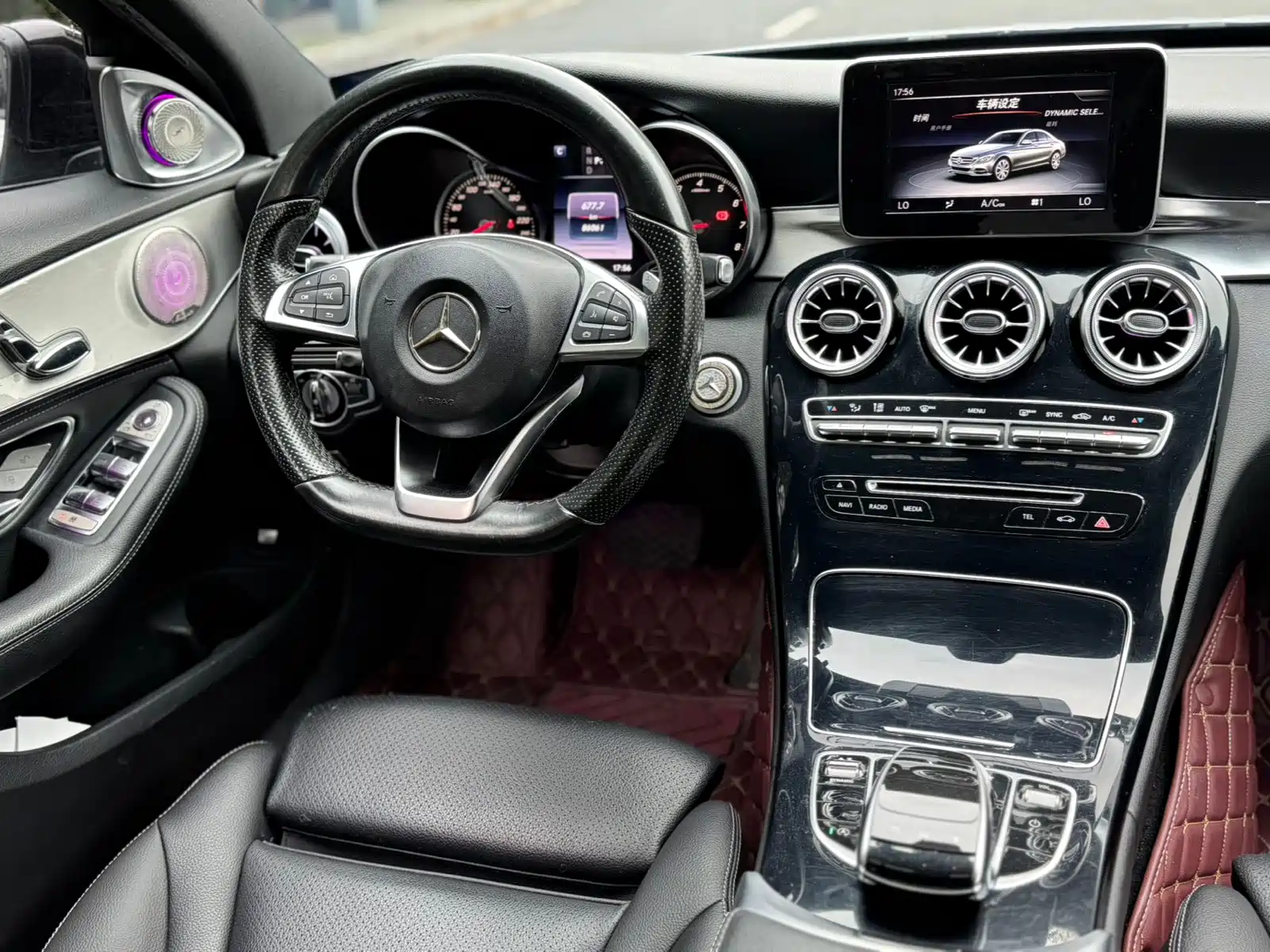 Фото 4 - Mercedes-Benz C-Class