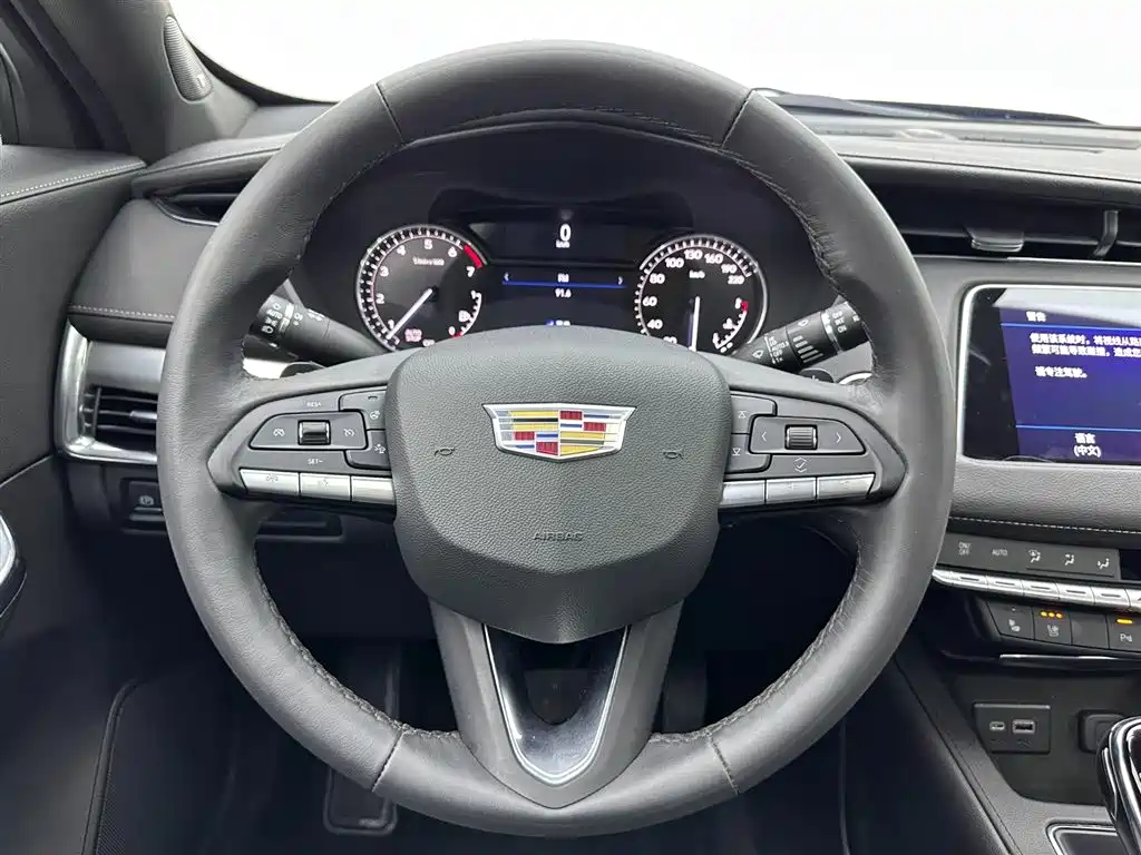 CADILLAC XT4