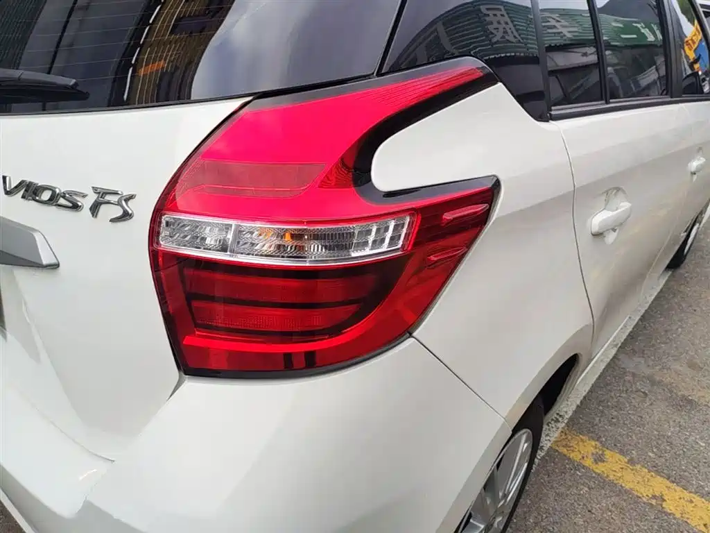 Toyota Vios FS 2017 1.5L CVT Fengchi Edition фото 8