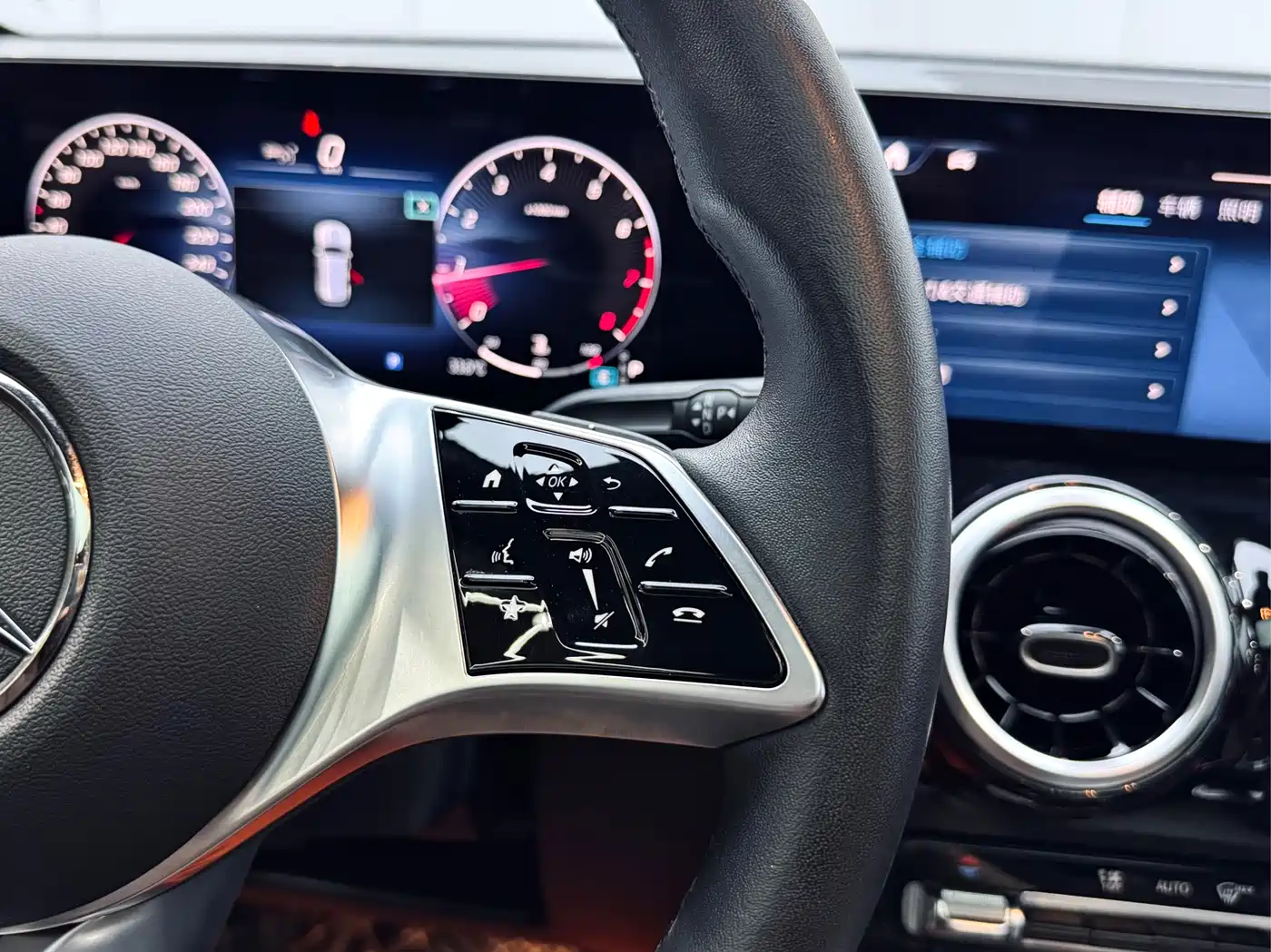 Mercedes-Benz GLB 2024 GLB 200 Dynamic фото 20