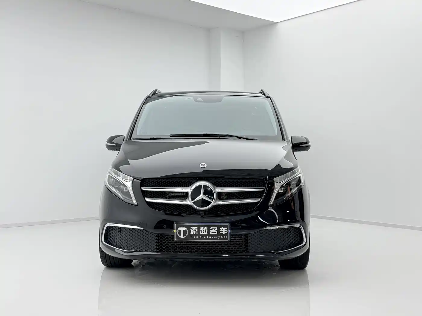 Mercedes-Benz V-Class 2021 V 260 L Long Wheelbase Premium Edition фото 2