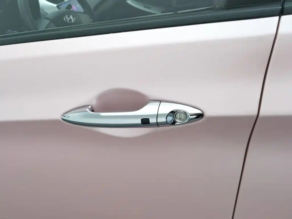 Hyundai Reina 2015 2014 Model 1.4L Automatic TOP