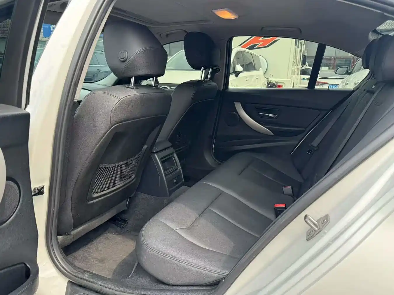 BMW 3 Series 2015 316i Progressive фото 8