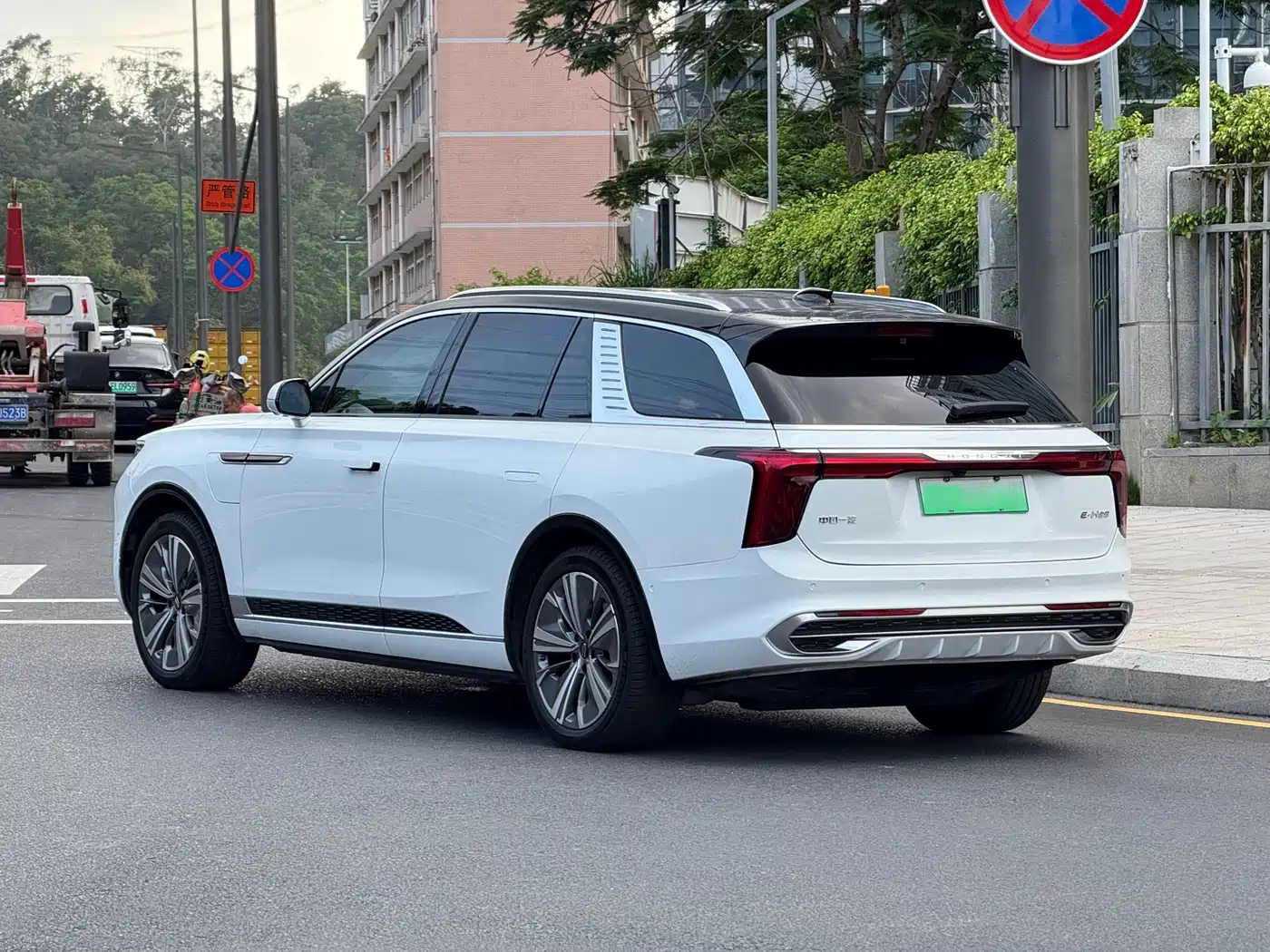 Hongqi E-HS9 2022 660km Qi Chang Edition (6-seater) фото 17