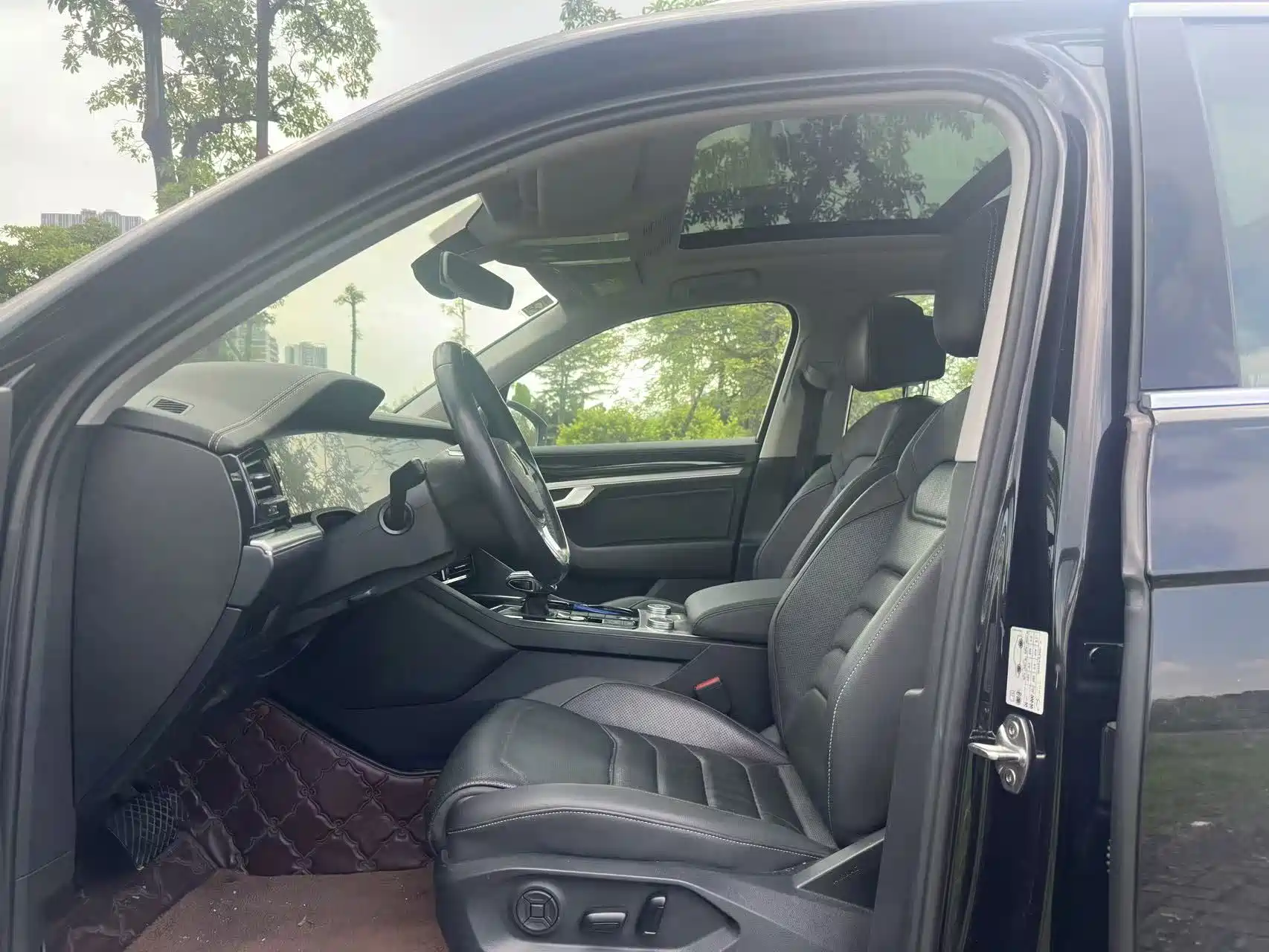 Фото 4 - Volkswagen Touareg