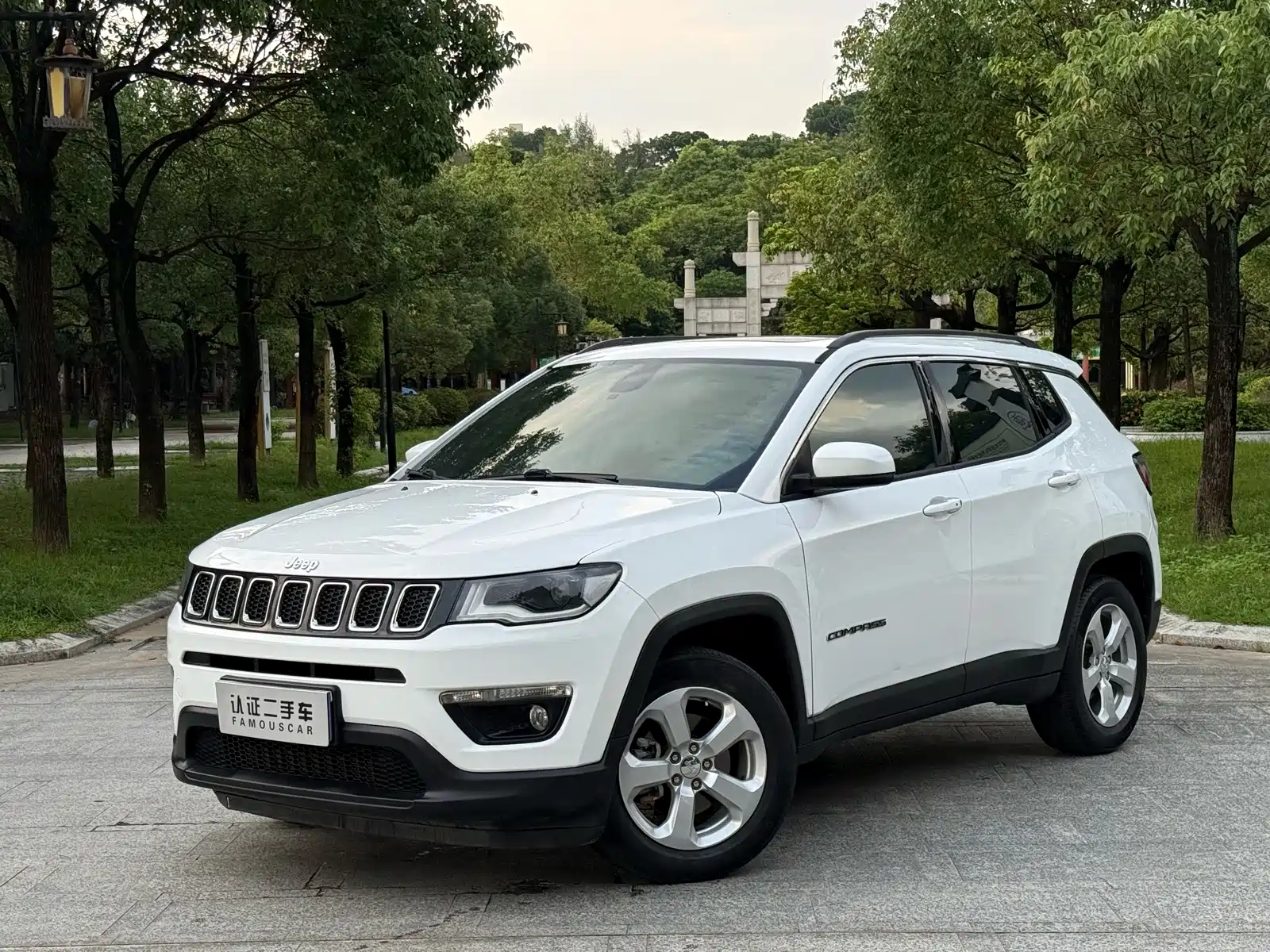 Фото 1 - Jeep Compass