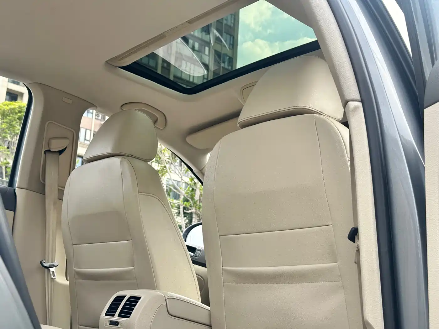 Volkswagen Sagitar 2010 1.4TSI Automatic Luxury фото 23