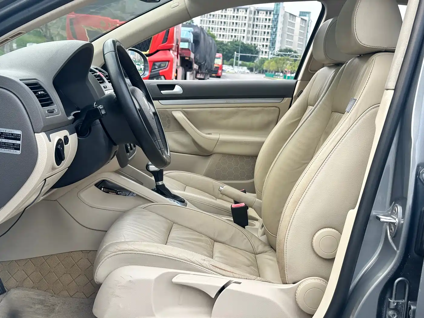 Volkswagen Sagitar 2010 1.4TSI Automatic Luxury фото 19