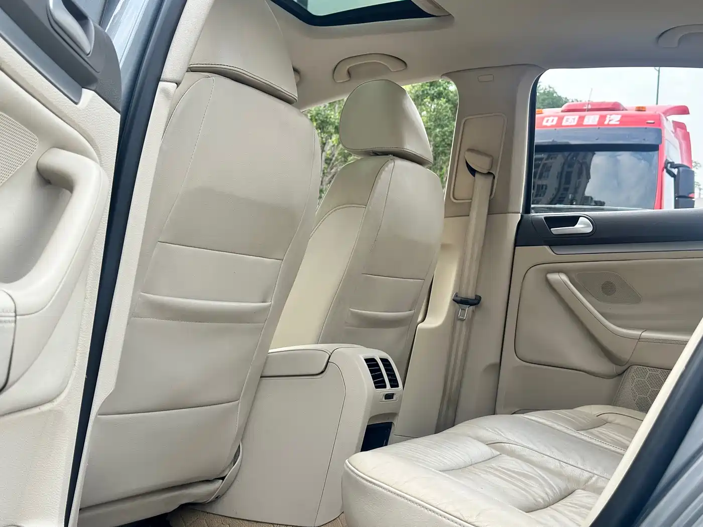 Volkswagen Sagitar 2010 1.4TSI Automatic Luxury фото 32