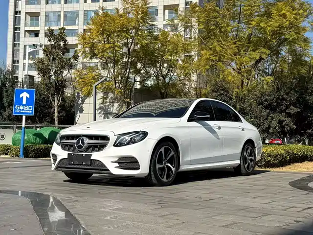 MERCEDES-BENZ E CLASS