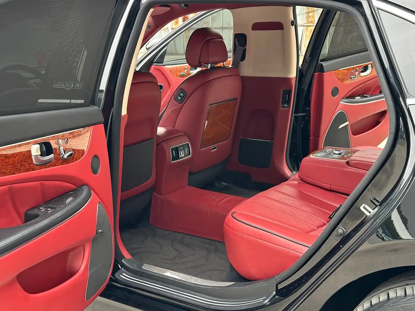 Hyundai Equus 2012 Model 5.0 GDi Extended Premium Edition фото 9