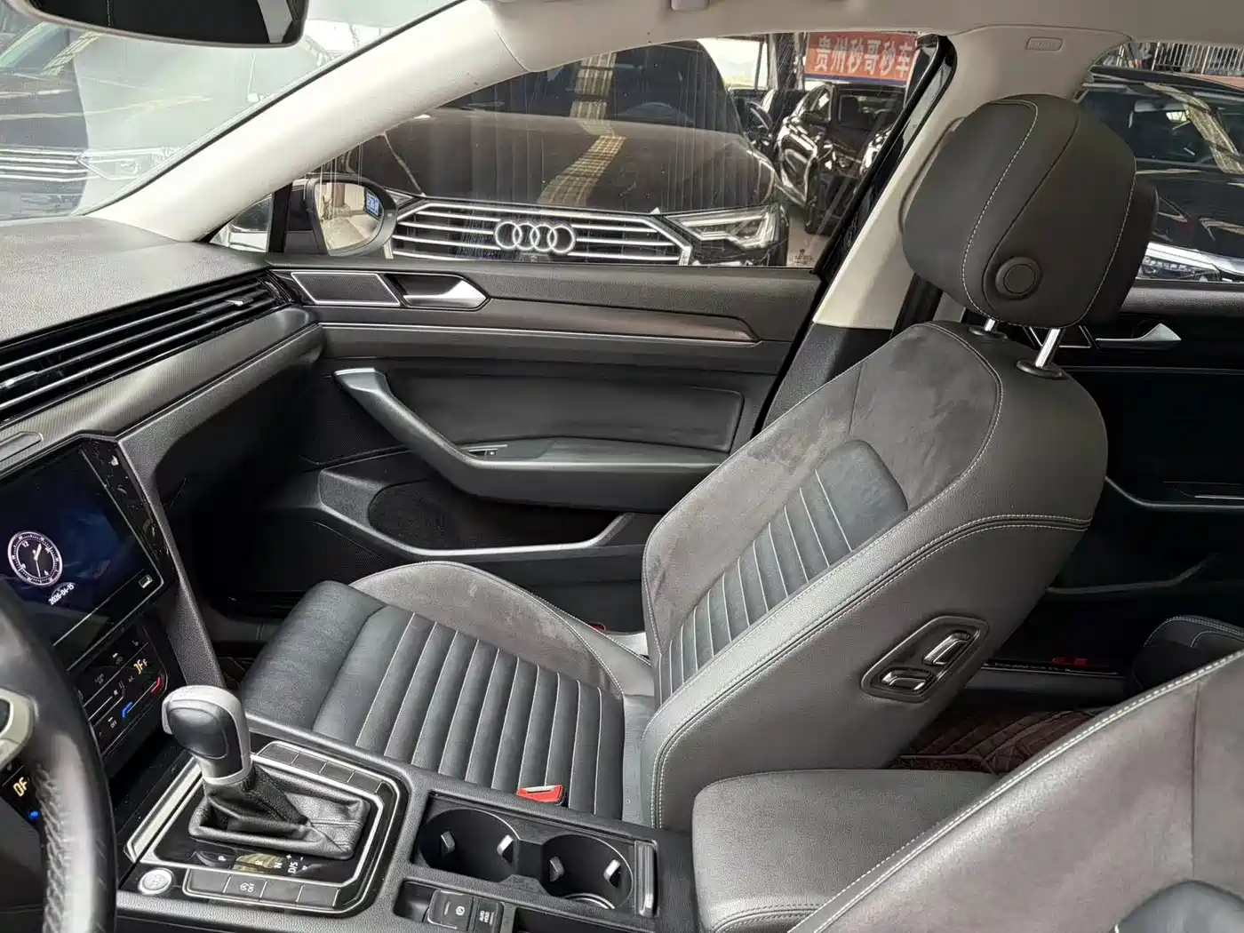 Volkswagen Magotan 2020 330TSI DSG Leading фото 5