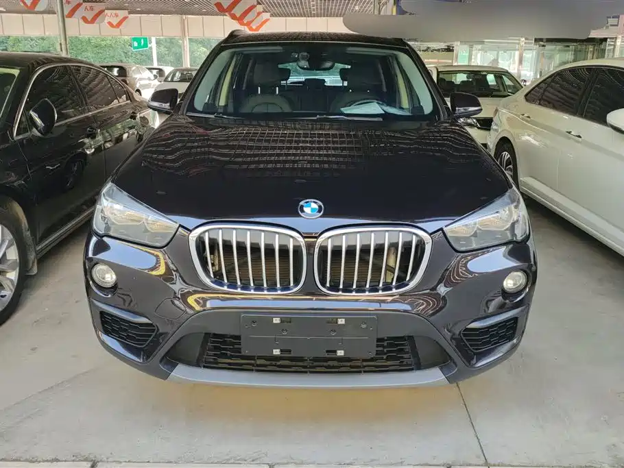 BMW X1 2019 sDrive18Li Fashion Model фото 2