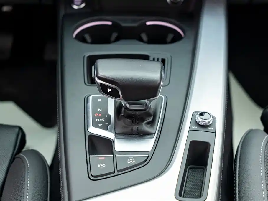 Audi A4L 2022 40 TFSI Luxury Dynamic фото 14