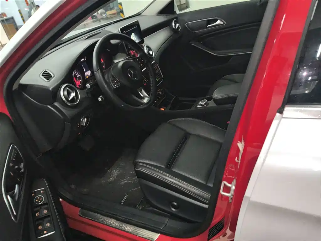 Mercedes-Benz GLA 2016 GLA 200 Dynamic фото 11