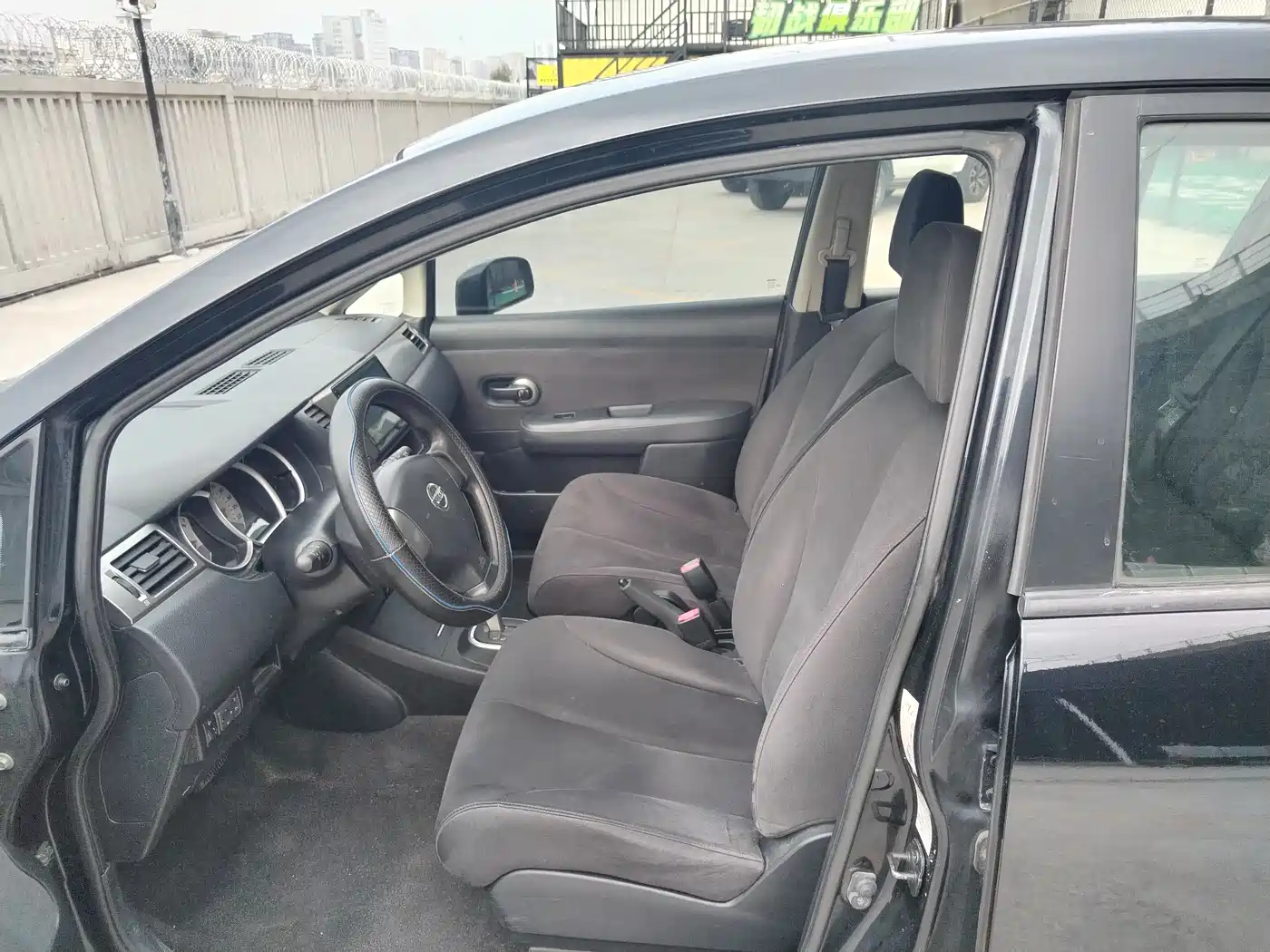 Nissan Tiida 2010 2008 1.6L Automatic Fashion