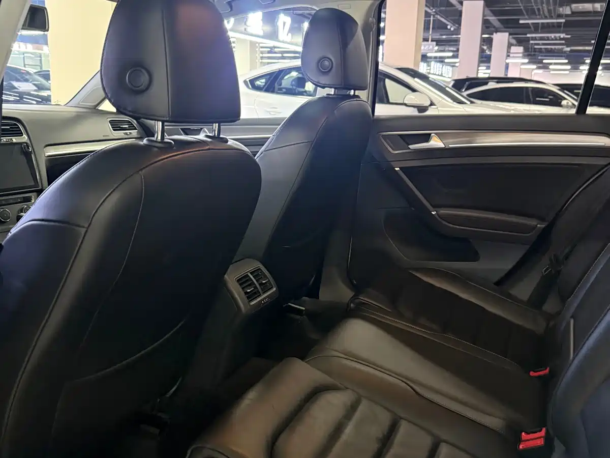 Volkswagen Golf 2015 1.4TSI Automatic Luxury фото 5