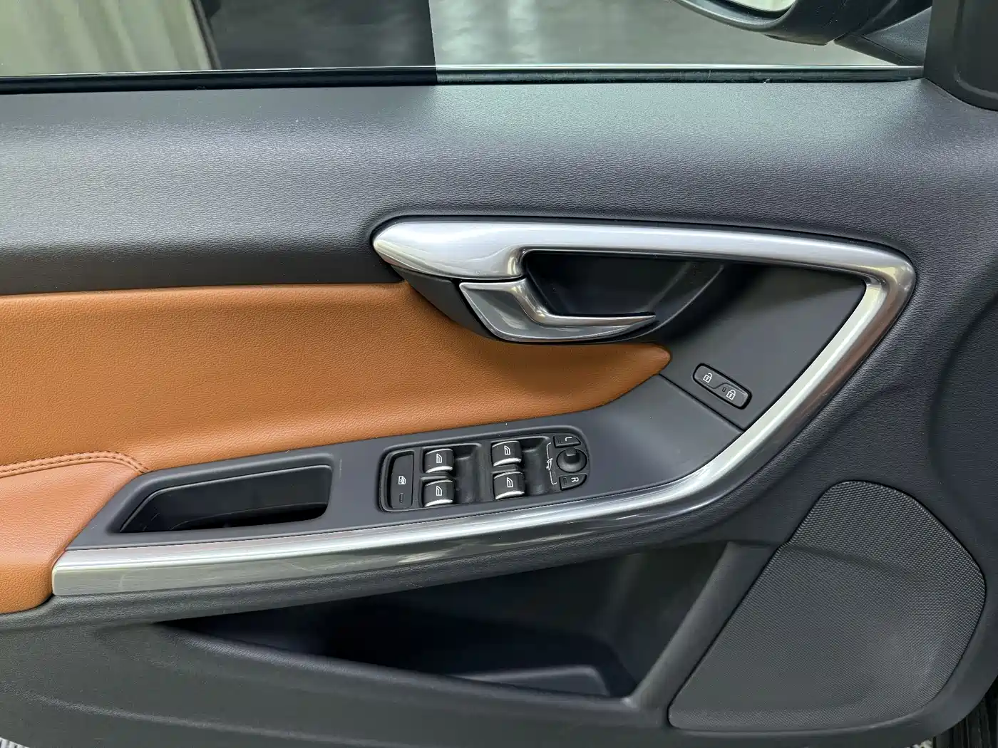 Фото 13 - Volvo S60