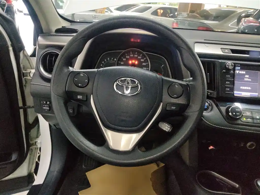 Toyota RAV4 Rongfang 2016 2.0L CVT 2WD Trend (China V) фото 11