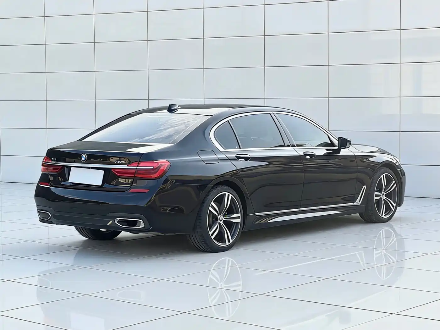 BMW 7 Series 2018 740Li xDrive Premium Type M Sport Package фото 9