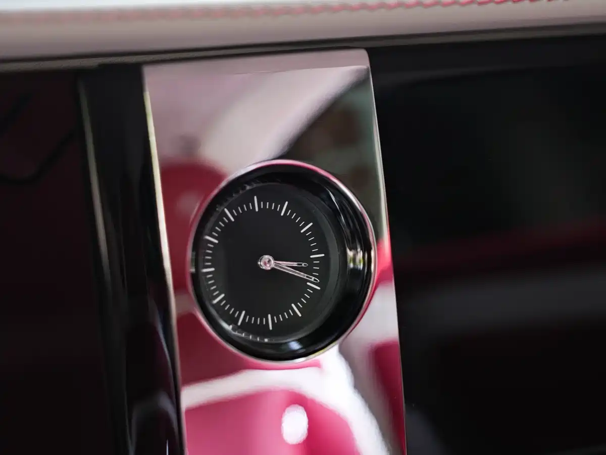 Rolls-Royce Spectre 2024 Standard Model фото 7