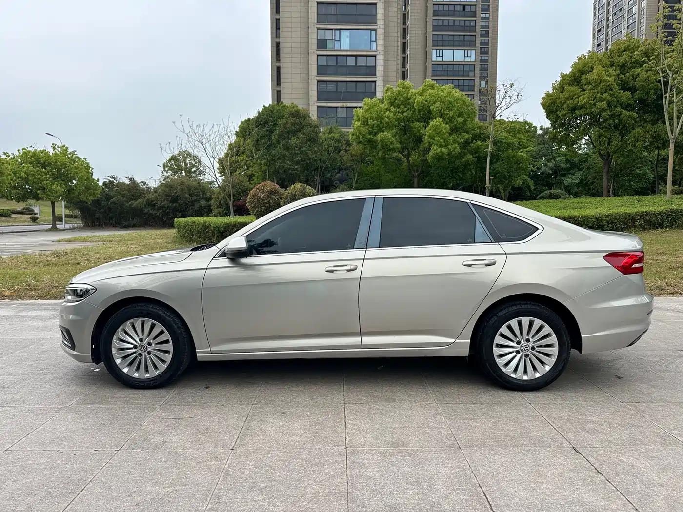 Volkswagen Lavida 2019 1.5L Automatic Comfort Edition China VI фото 3