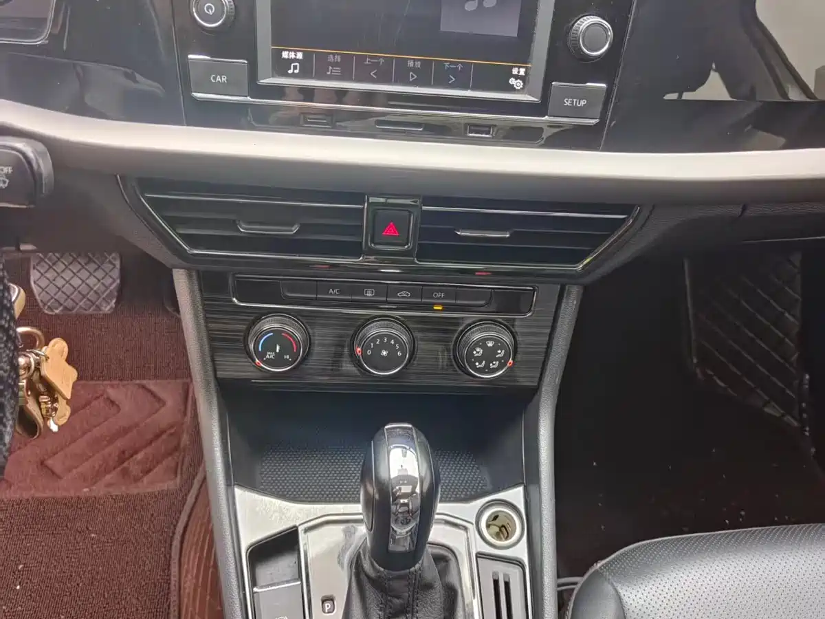 Volkswagen Lavida 2019 1.5L Automatic Comfort Edition China VI фото 14