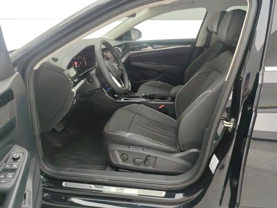 Фото 9 - Volkswagen Passat