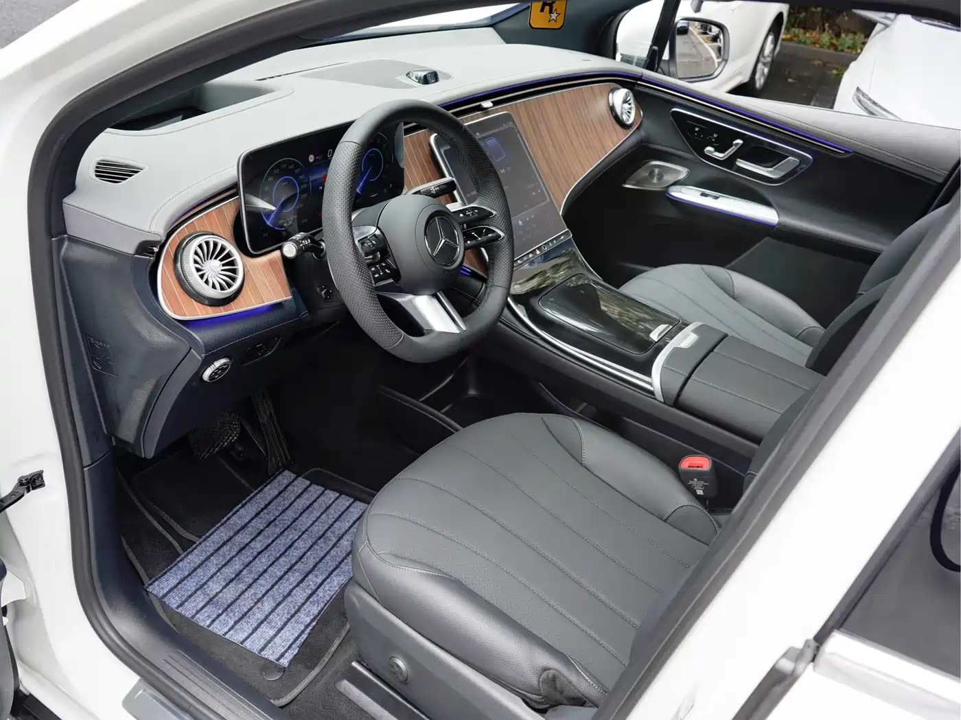 Mercedes-Benz EQE SUV 2024 500 4MATIC Luxury Edition фото 16