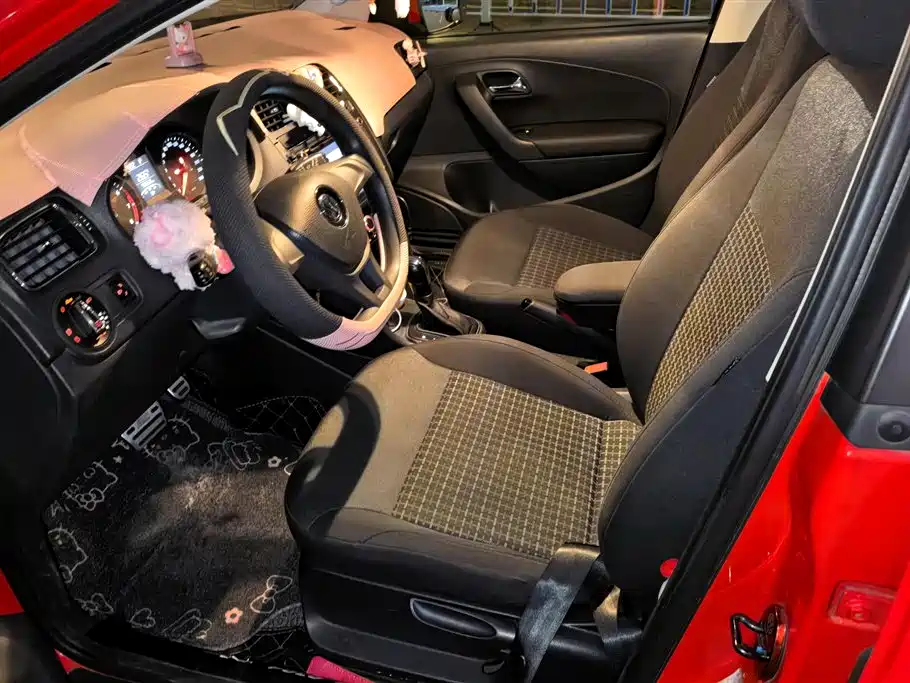 Volkswagen Polo 2014 1.6L Automatic Comfort Edition фото 9