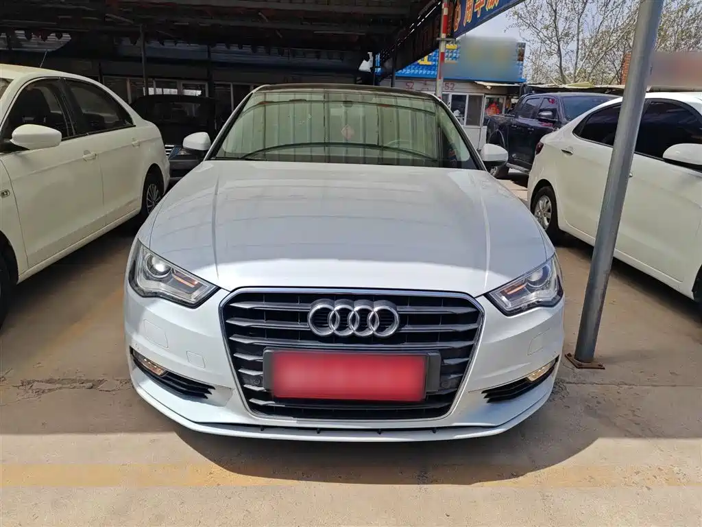 Audi A3 2016 Limousine 35 TFSI Leadership фото 3