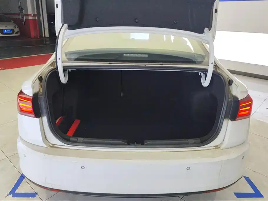 Volkswagen Bora 2021 1.5L Automatic Elite Smart Edition фото 4