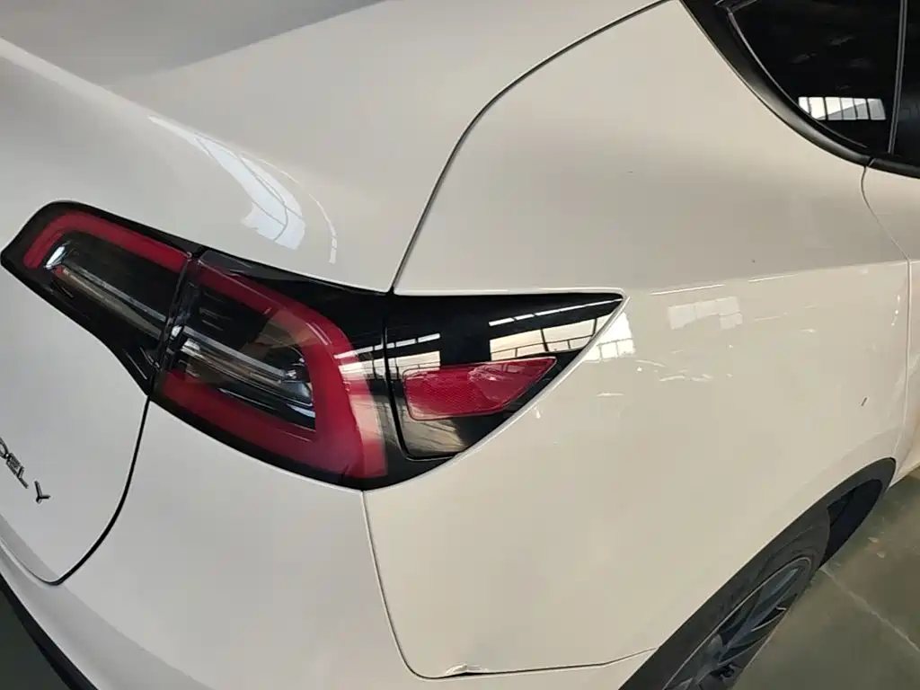 Фото 8 - Tesla Model Y