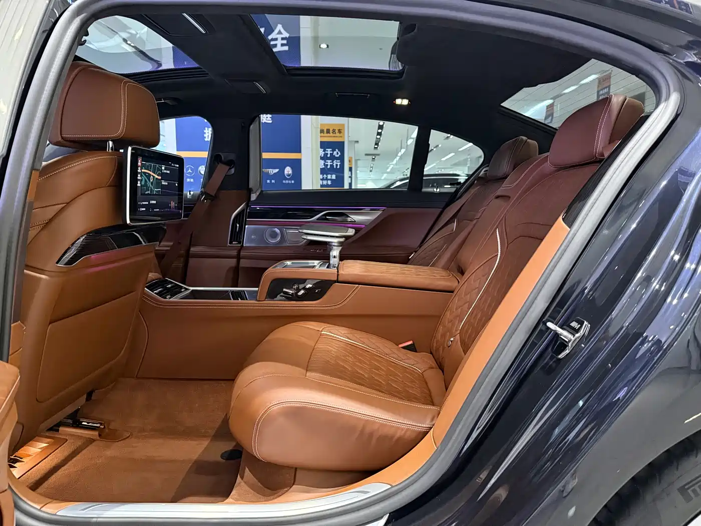 BMW 7 Series 2019 Facelift M760Li xDrive V12 Sport Package фото 12