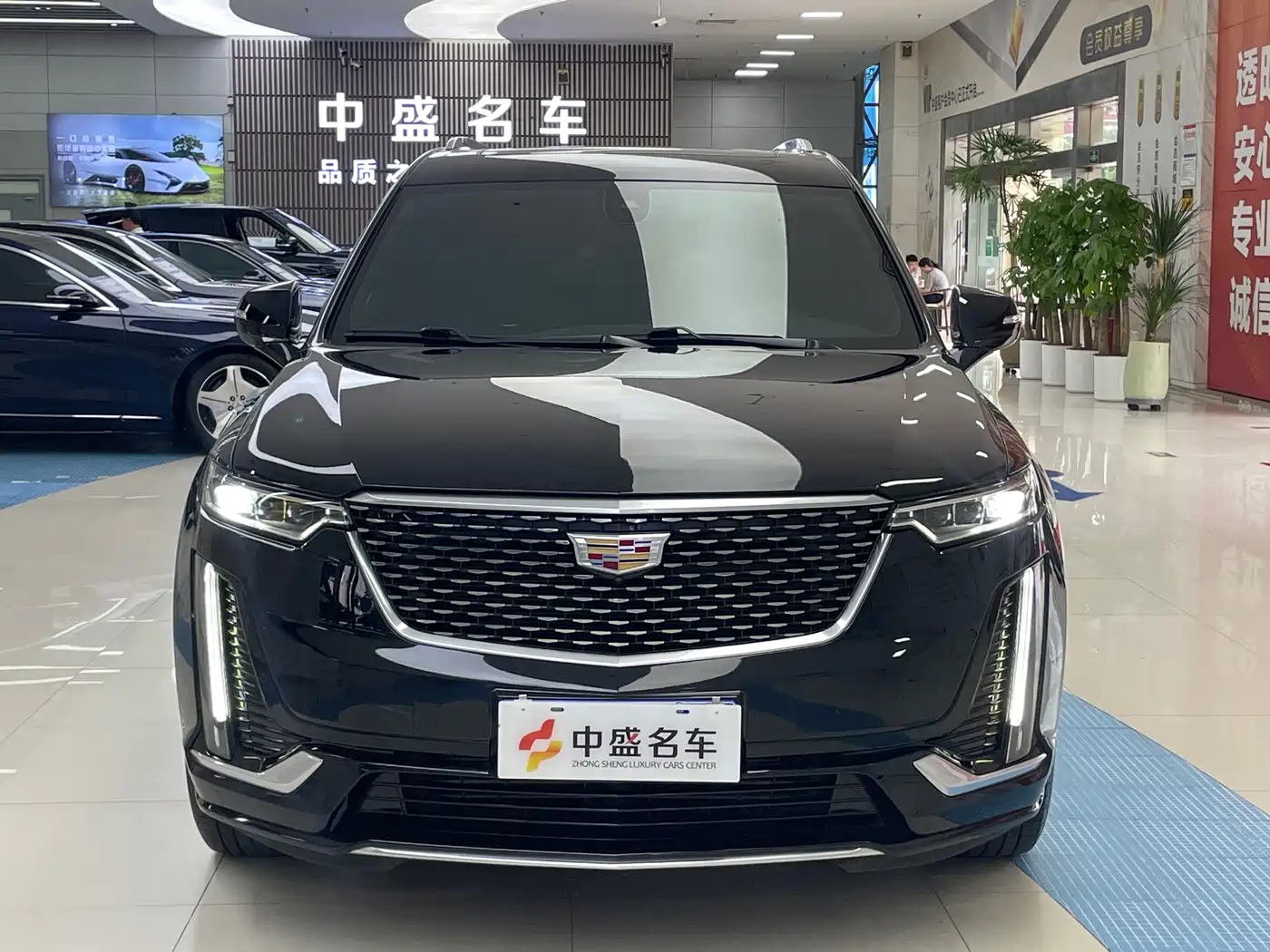 Cadillac XT6 2022 2.0T 7-Seater 4WD Luxury Edition фото 2