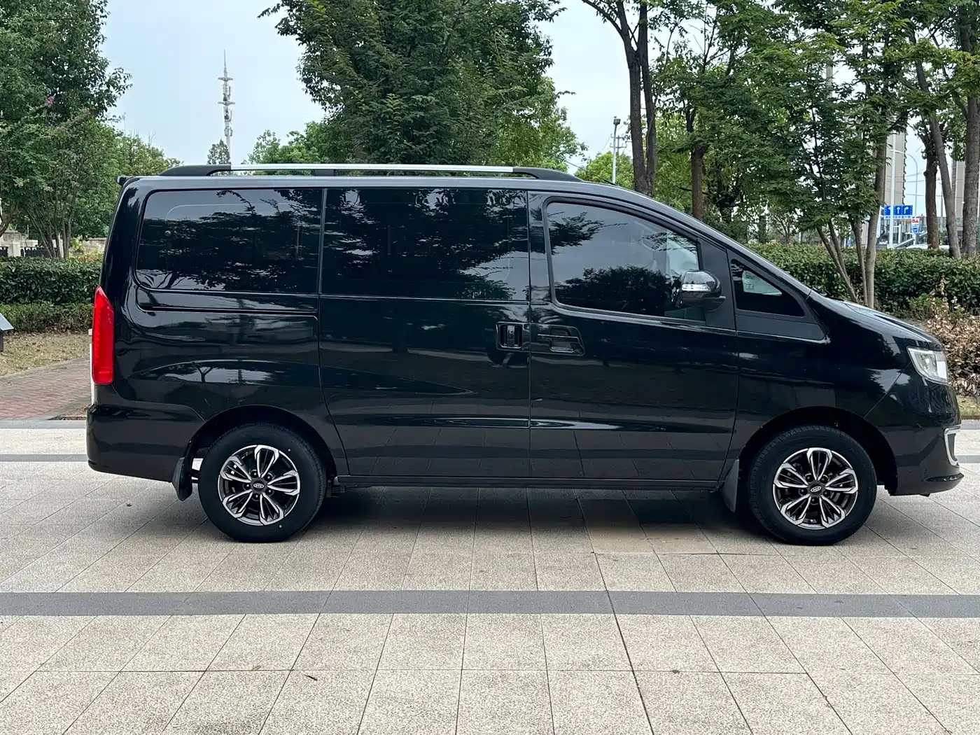 Фото 4 - JAC Refine M3