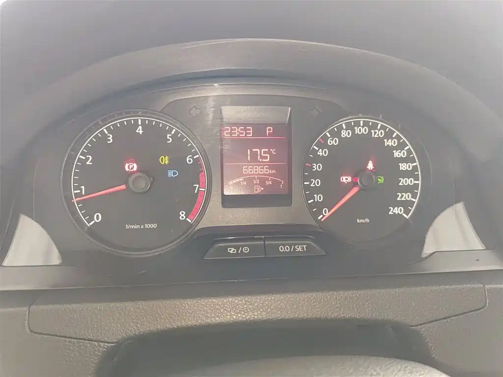Volkswagen Santana 2015 1.6L Automatic Trend Edition фото 8