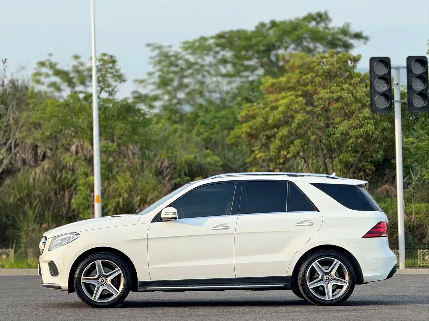 Mercedes-Benz GLE 2018 GLE 400 4MATIC Ultimate Edition фото 17