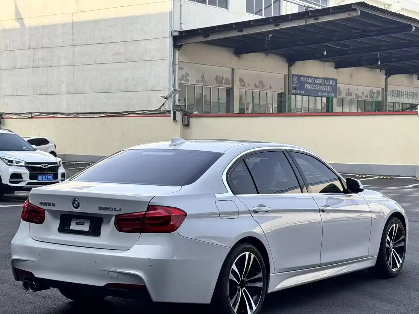 BMW 3 Series 2019 320Li M Sport Package фото 9