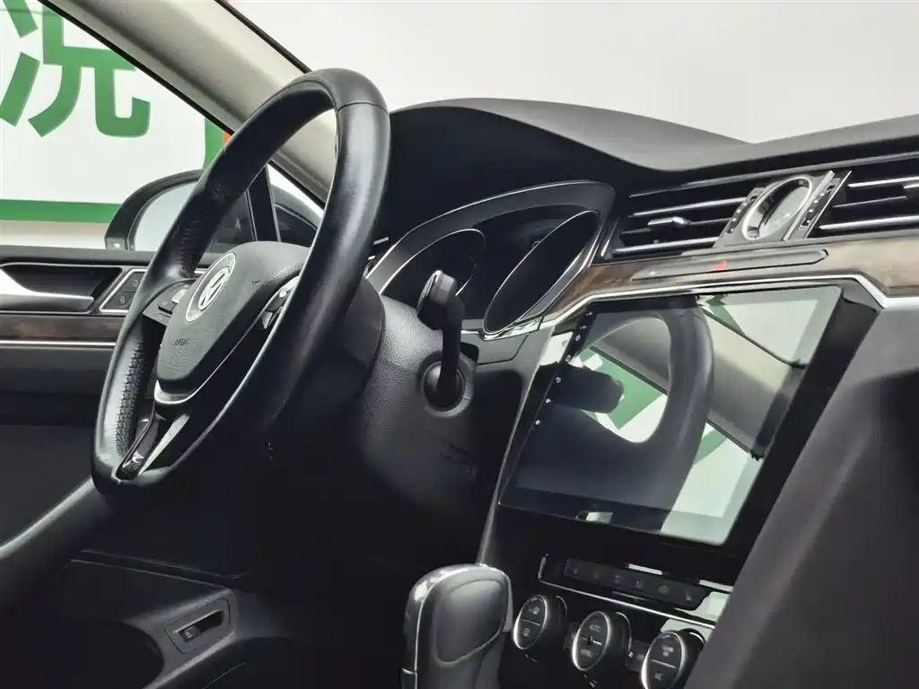 Volkswagen Magotan 2018 330TSI DSG Luxury фото 22