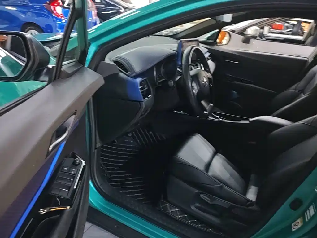 Toyota C-HR 2019 2018 2.0L Luxury Edition China V