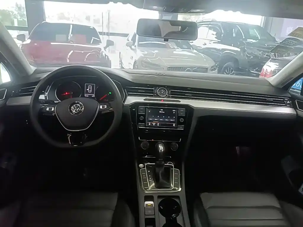 Volkswagen Magotan 2018 280TSI DSG Leading фото 10