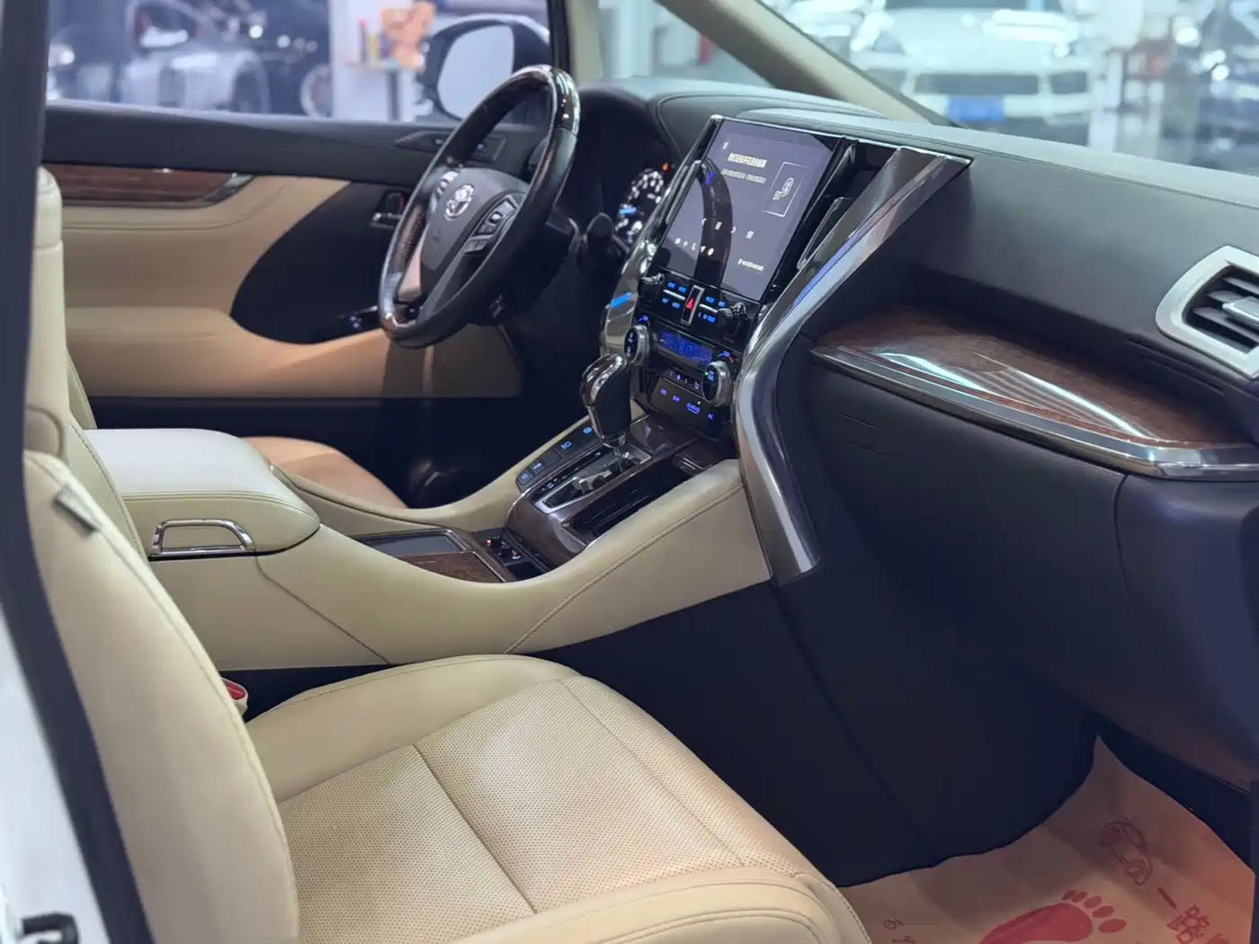 Toyota Alphard 2018 3.5L Premium фото 8