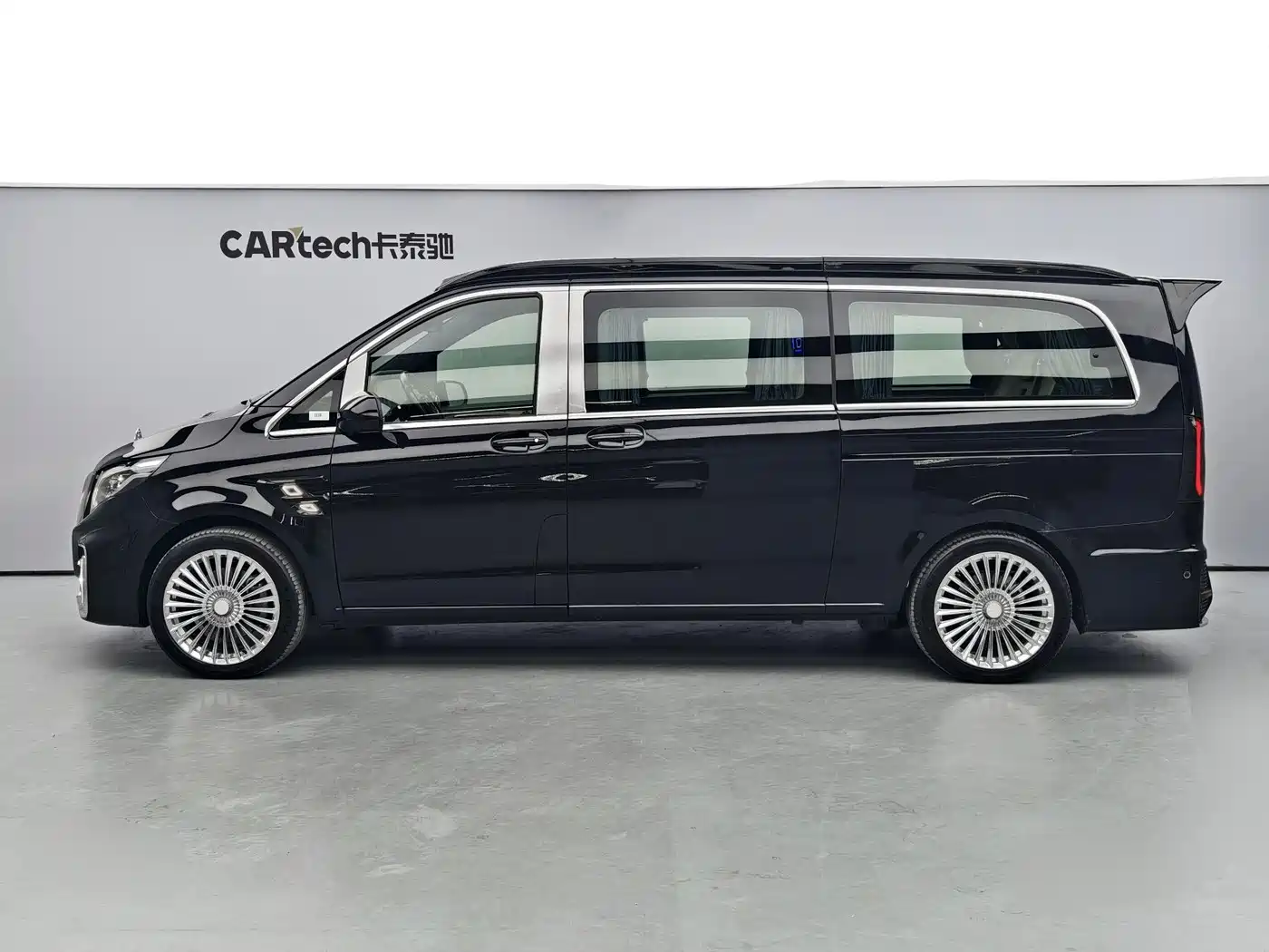 Mercedes-Benz Vito 2021 2.0T Business Edition 7-seater фото 2