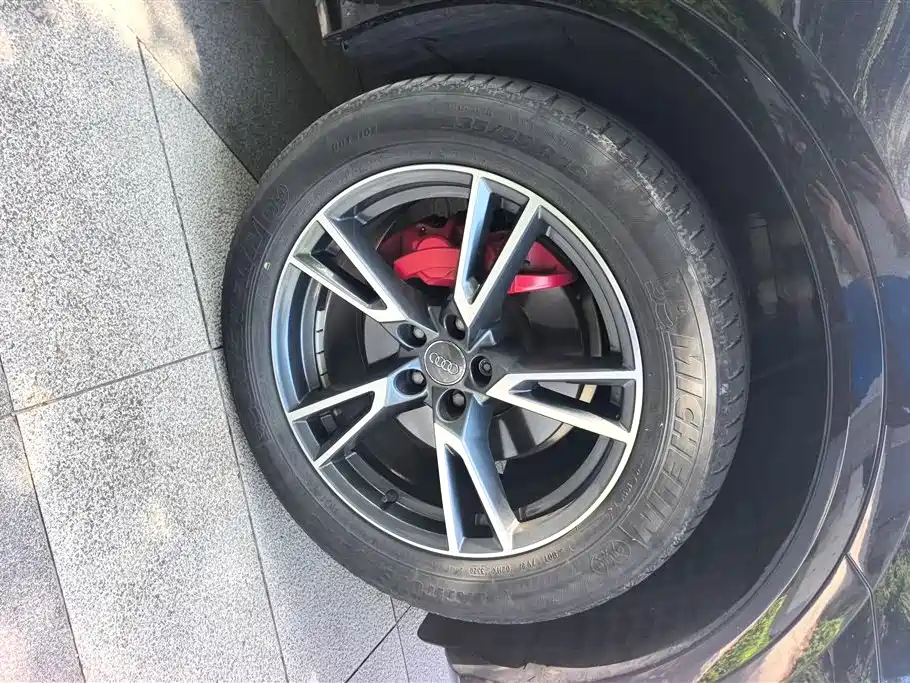 Audi Q5L 2020 Facelift 40 TFSI Honor Fashion фото 6